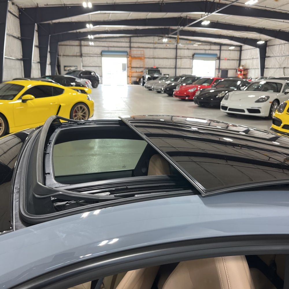 2023 Porsche 911 Carrera