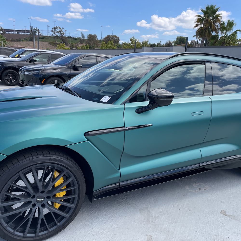 2025 Aston Martin DBX 707