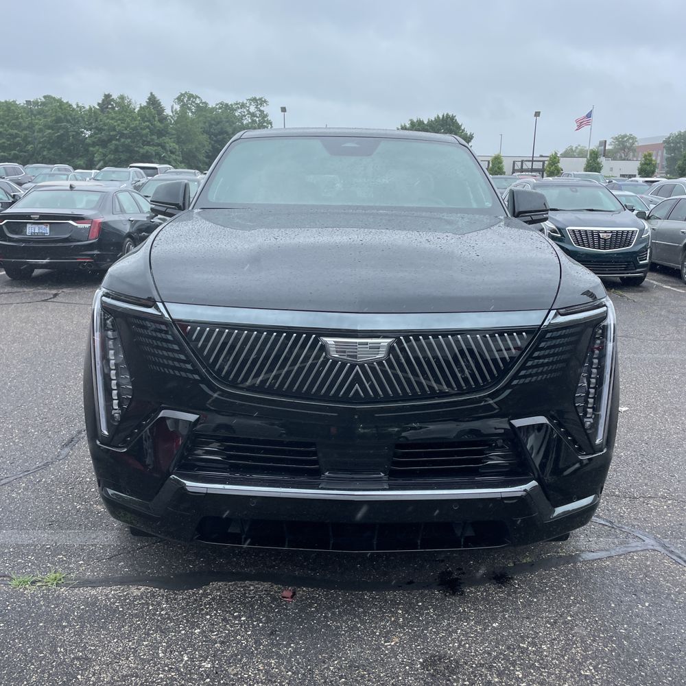 2025 Cadillac Escalade IQ Sport 2