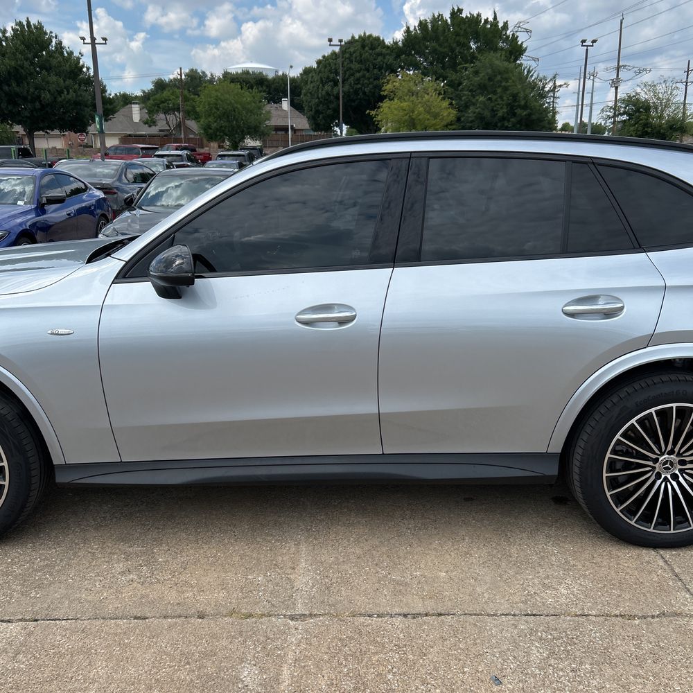 2025 Mercedes-Benz GLC 350e 4MATIC photo 4