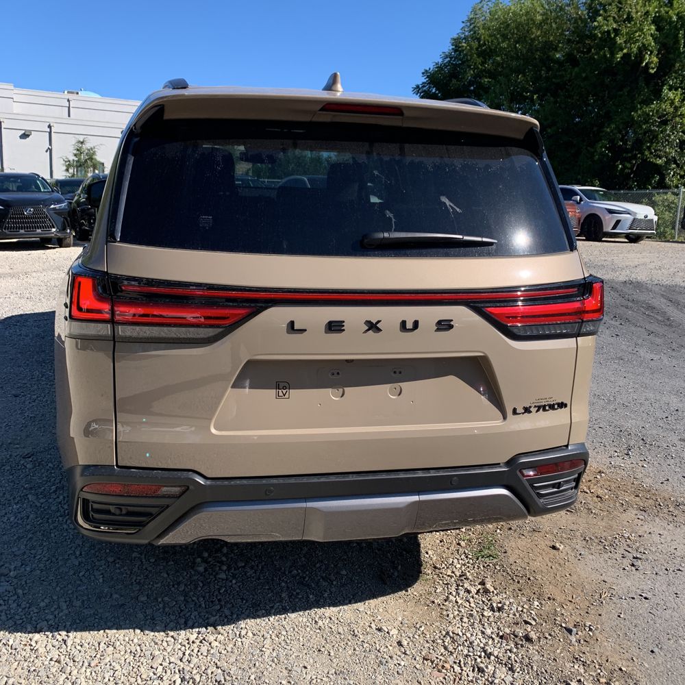 2025 Lexus LX 700h Overtrail
