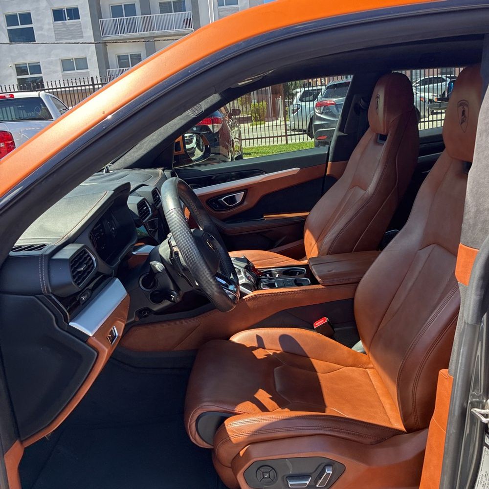 2019 Lamborghini Urus