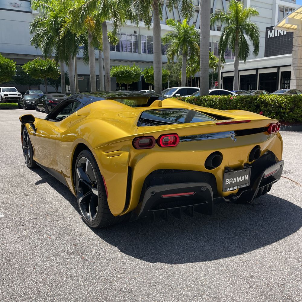 2023 Ferrari SF90 Spider