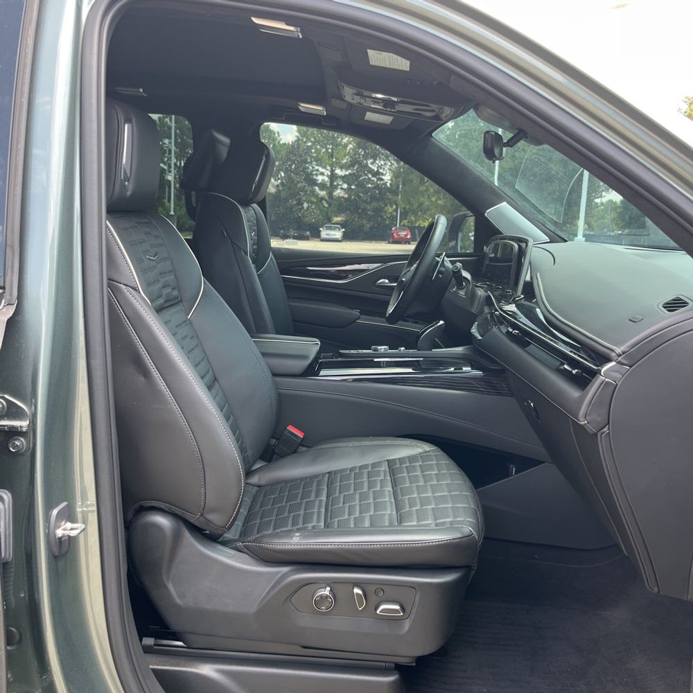 2023 Cadillac Escalade-V ESV Base