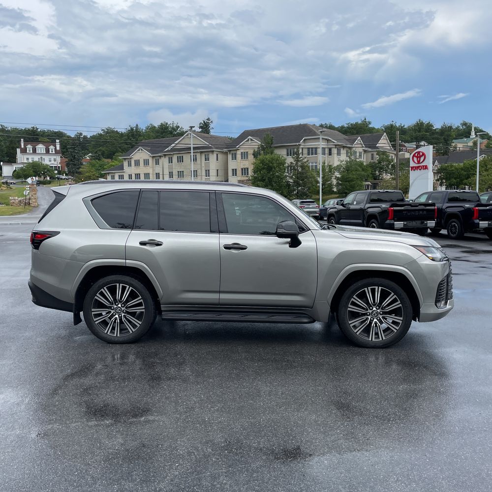 2024 Lexus LX 600 Luxury