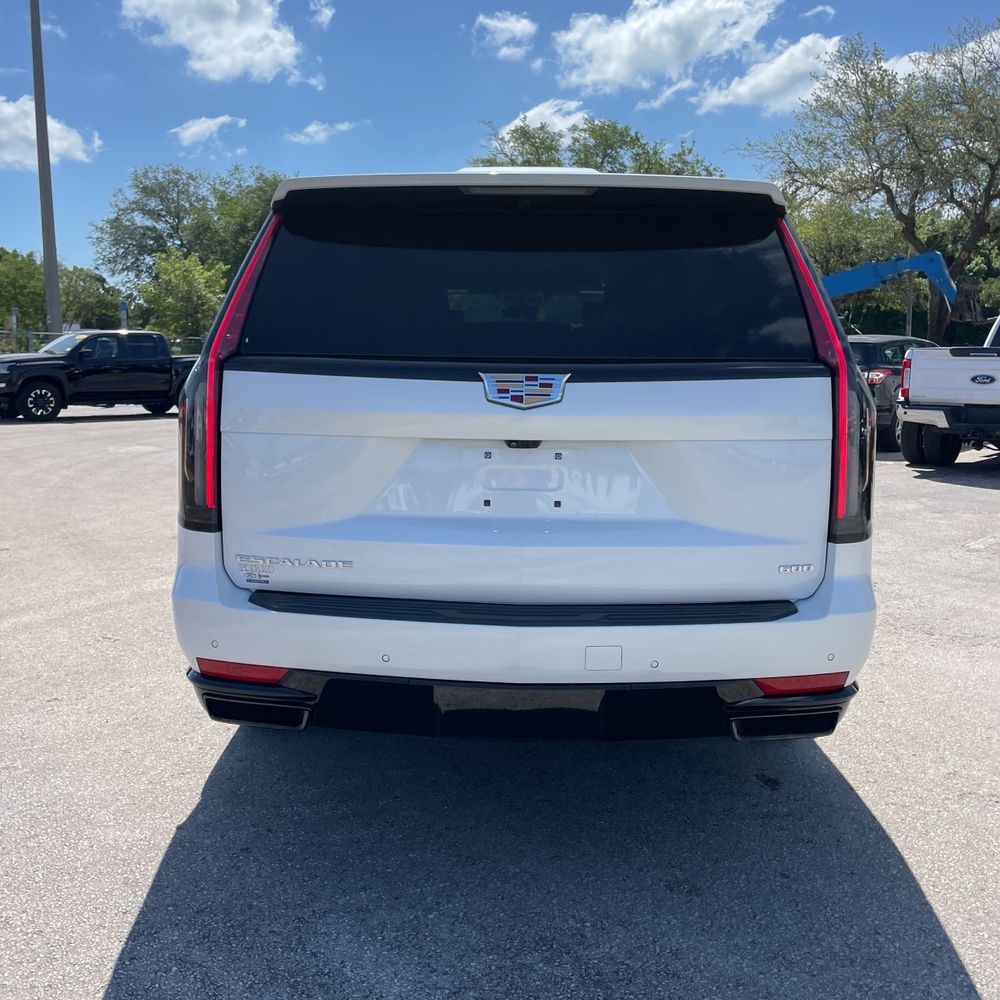 2024 Cadillac Escalade ESV Sport Platinum