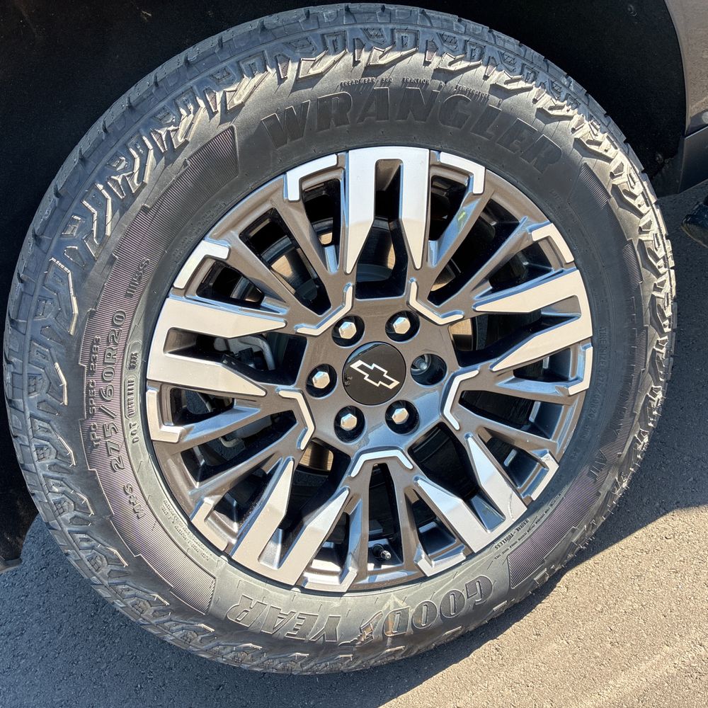 2025 Chevrolet Suburban Z71