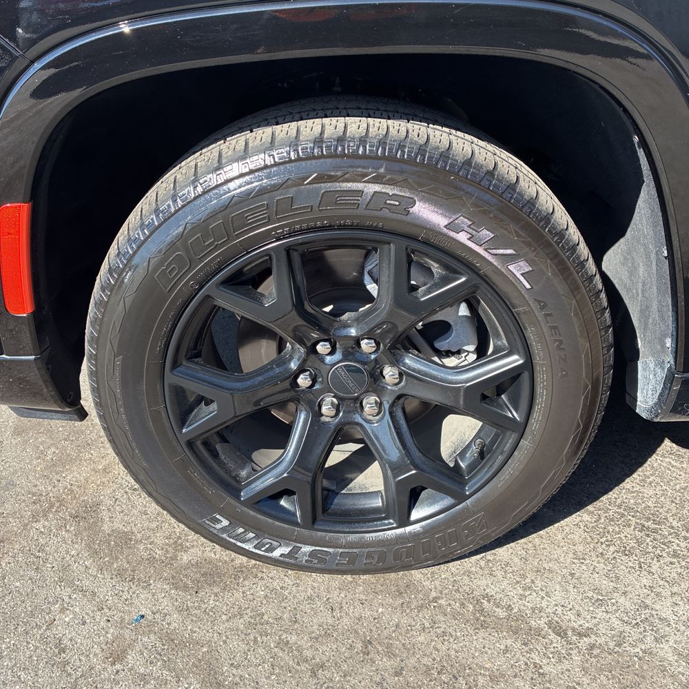 2025 Jeep Wagoneer L Series II Carbide 4x4