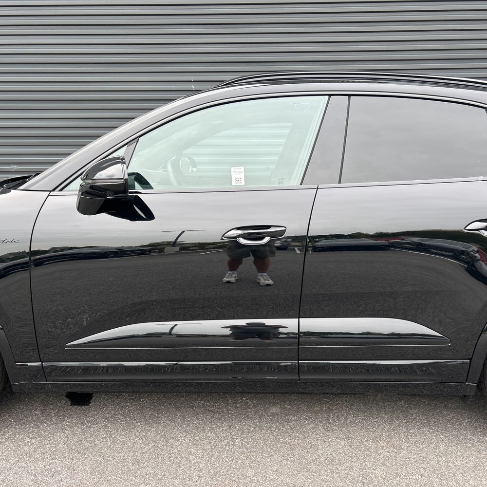 2025 Porsche Macan EV Turbo