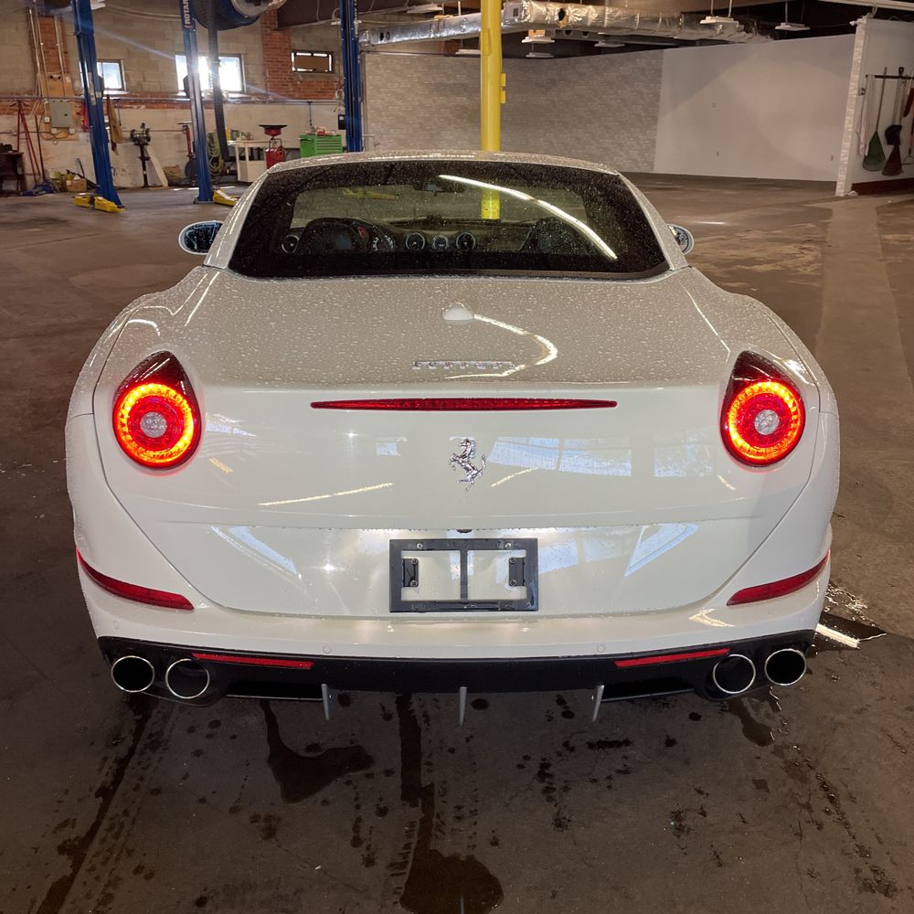 2017 Ferrari California T Base