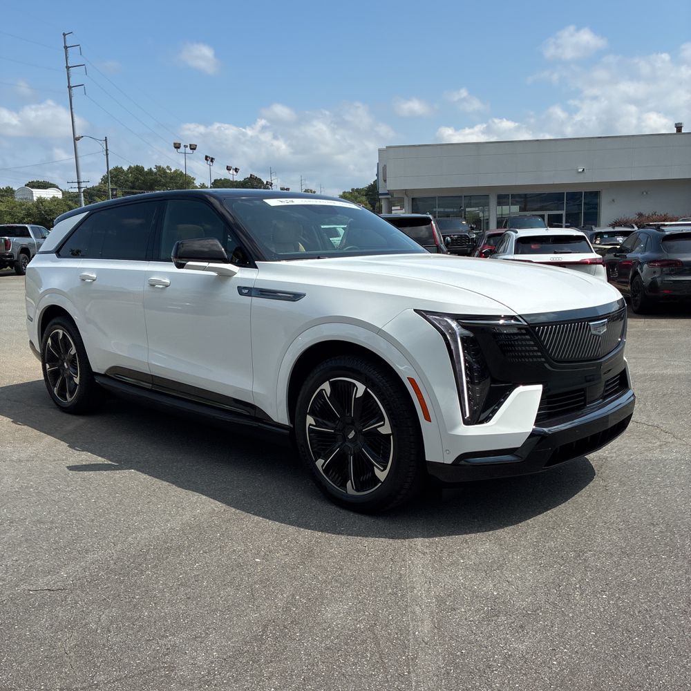 2025 Cadillac Escalade IQ Sport 2