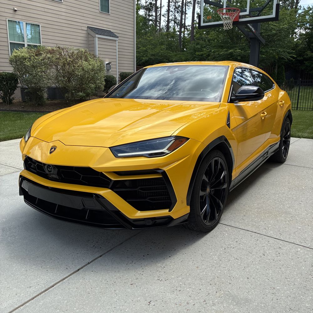 2022 Lamborghini Urus Base