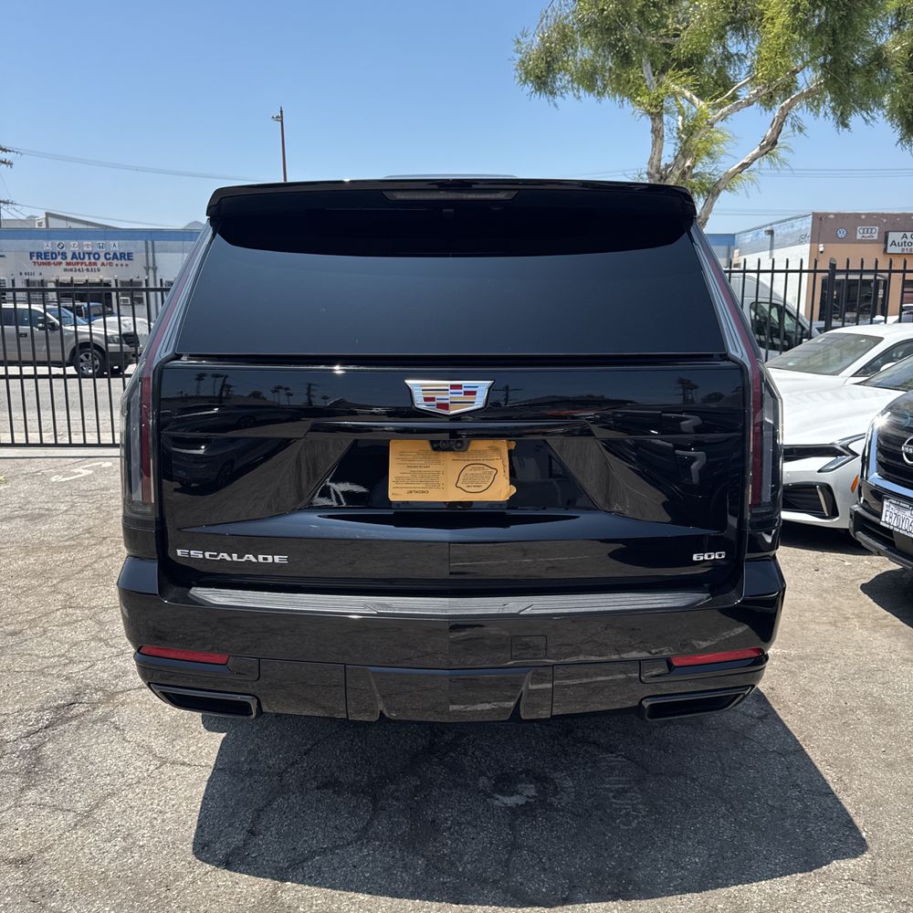 2025 Cadillac Escalade ESV Sport