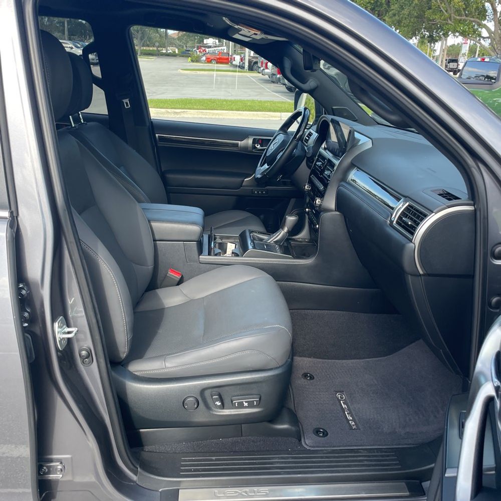 2023 Lexus GX 460 Base