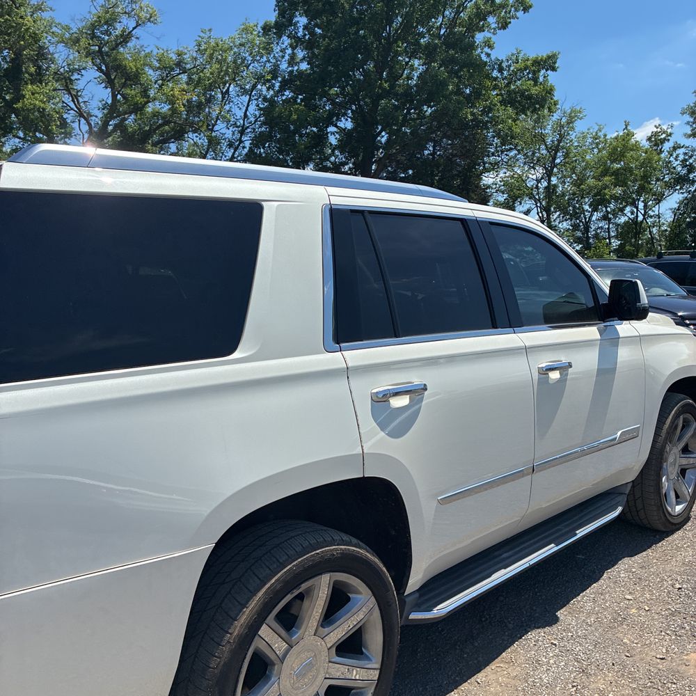2015 Cadillac Escalade Luxury photo 9
