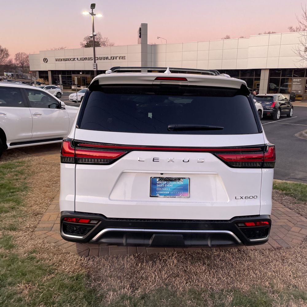 2024 Lexus LX 600 F SPORT Handling