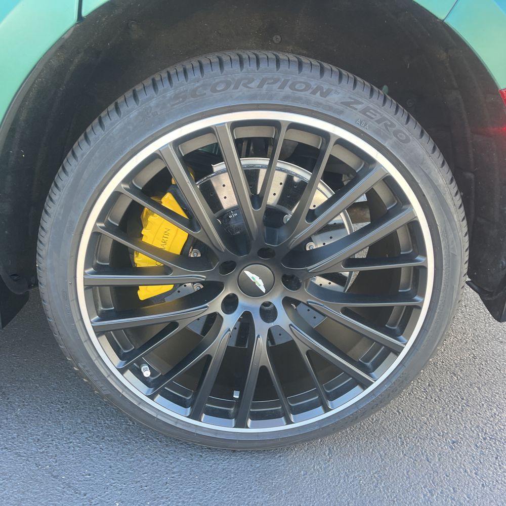 2023 Aston Martin DBX 707