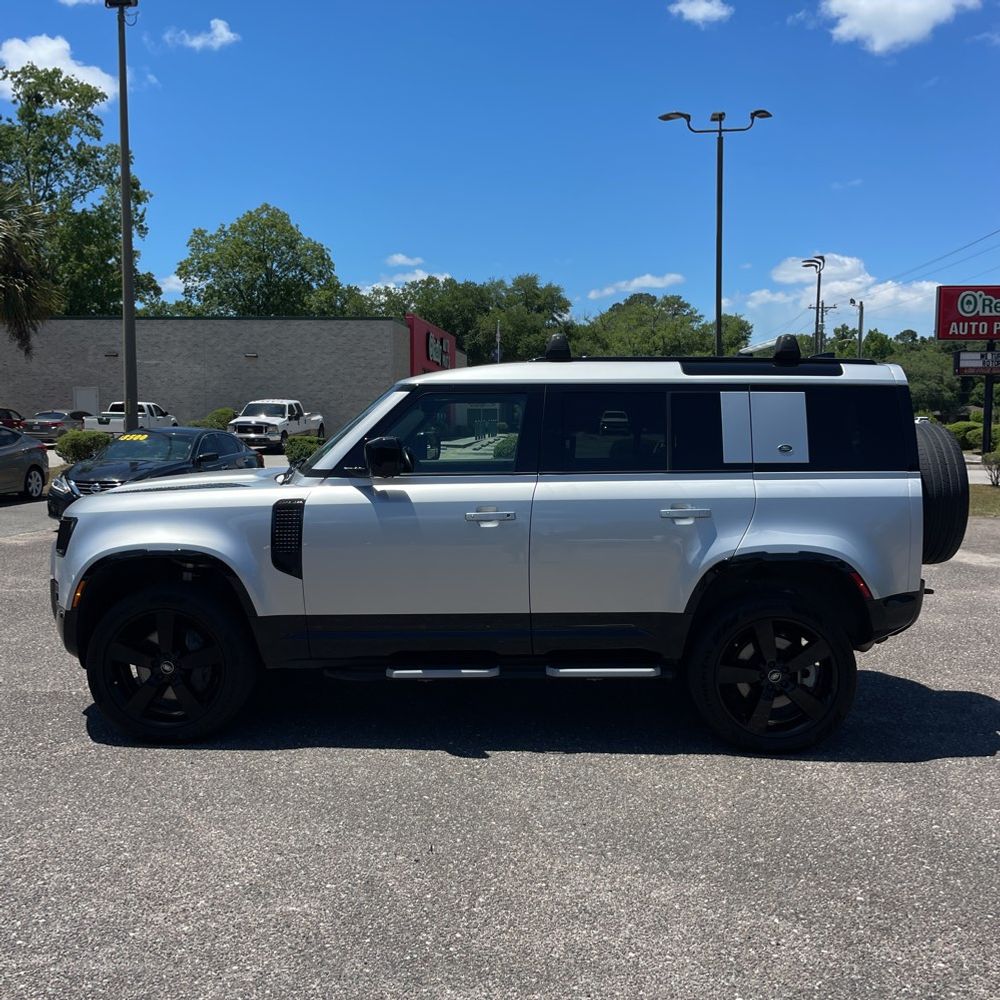 2023 Land Rover Defender 110 X-Dynamic SE