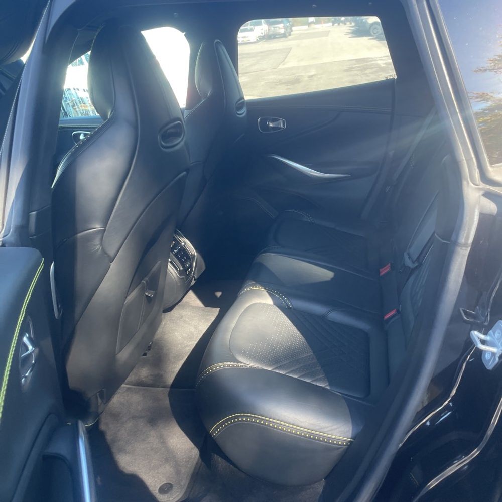 2021 Aston Martin DBX