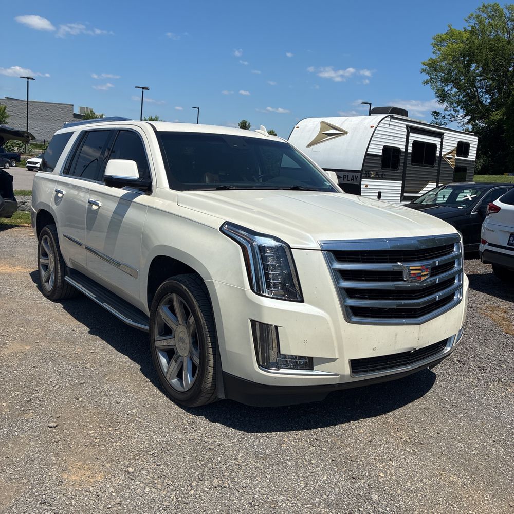 2015 Cadillac Escalade Luxury photo 12