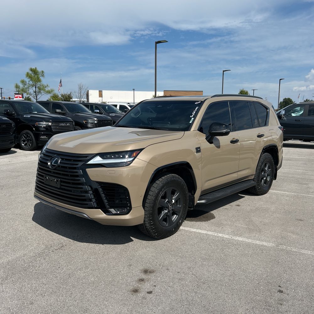 2025 Lexus LX 700h Overtrail