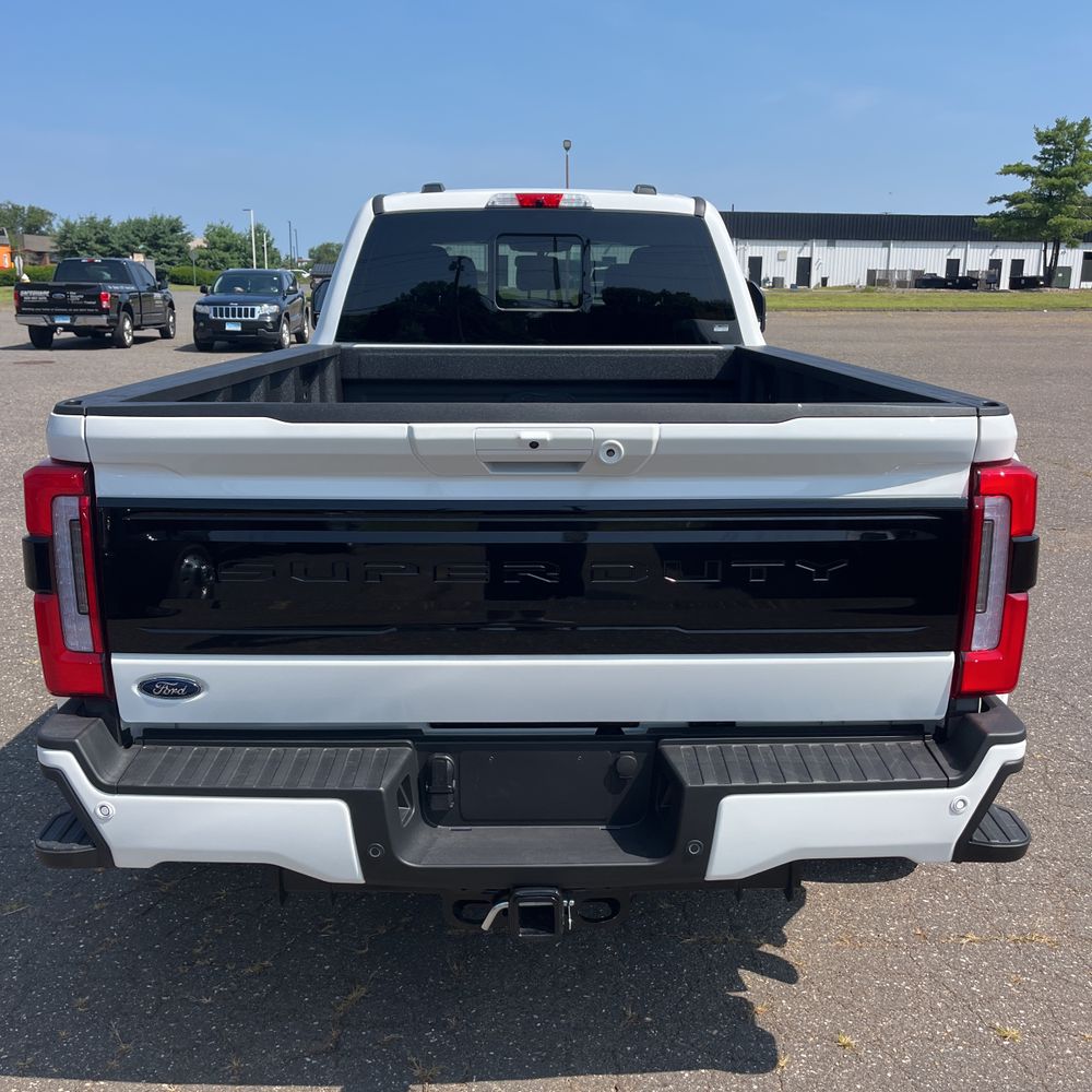 2025 Ford F-450 Super Duty Platinum