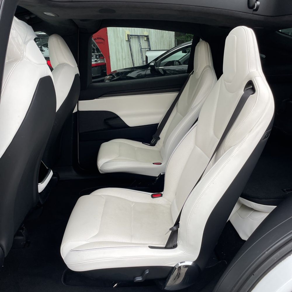 2022 Tesla Model X Plaid