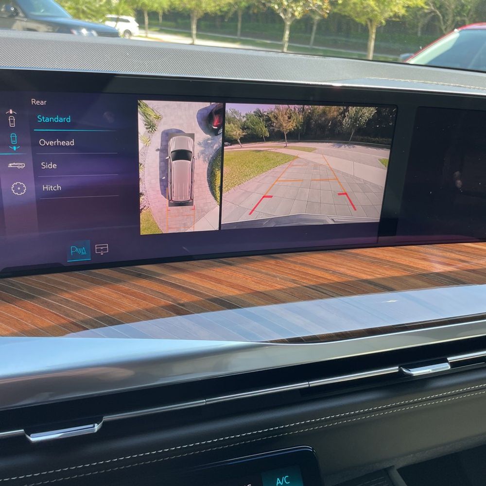 2025 Cadillac Escalade Sport Platinum