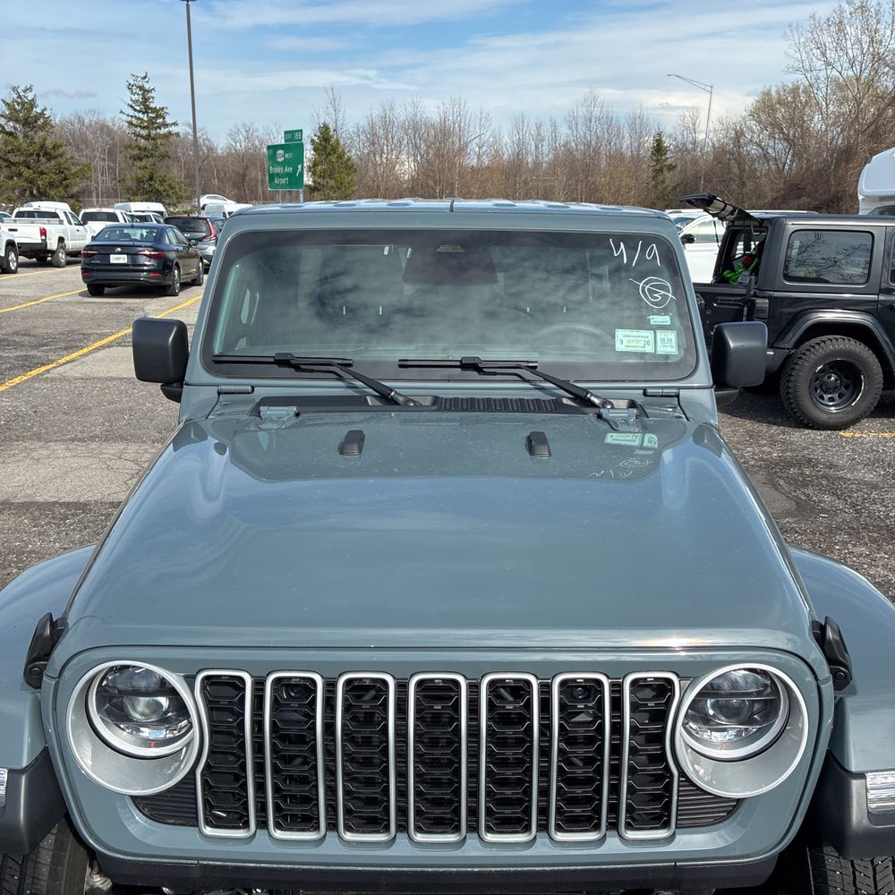 2026 Jeep Wrangler 4-Door Sahara 4x4