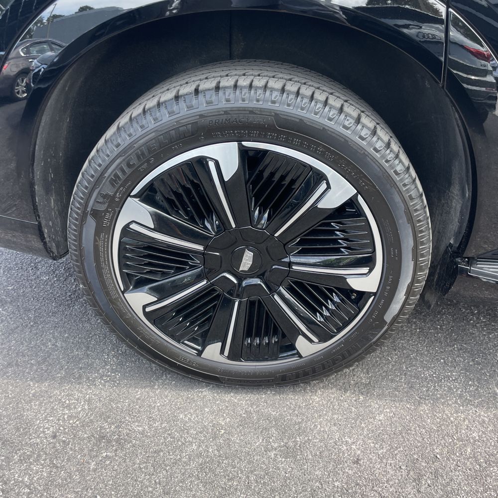 2025 Cadillac Escalade IQ Sport 2