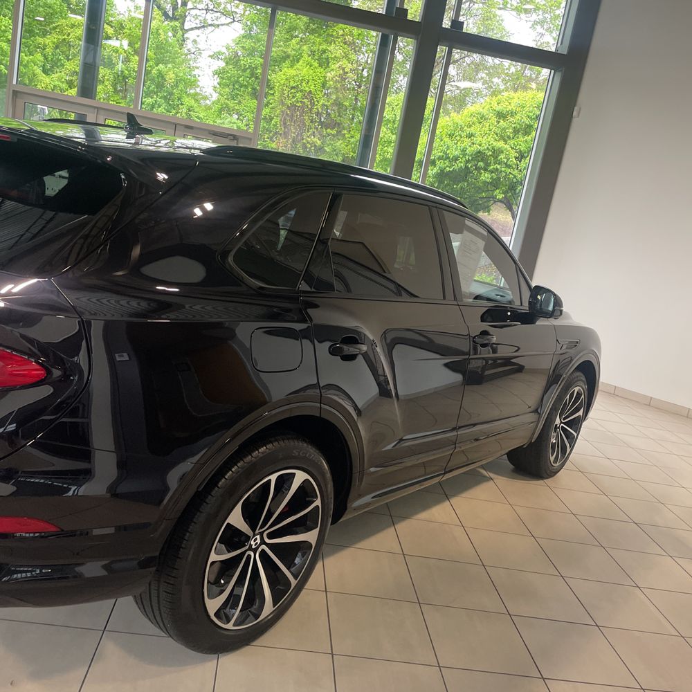 2024 Bentley Bentayga Base