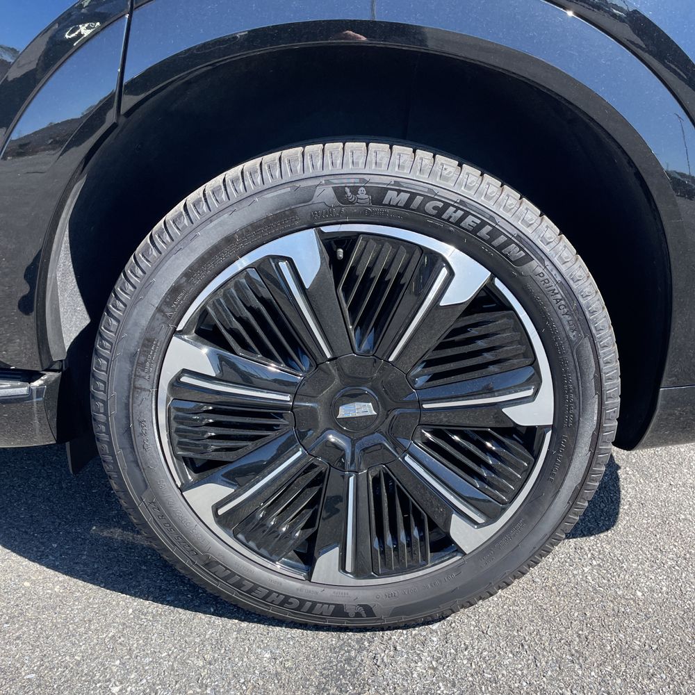 2025 Cadillac Escalade IQ Sport 2