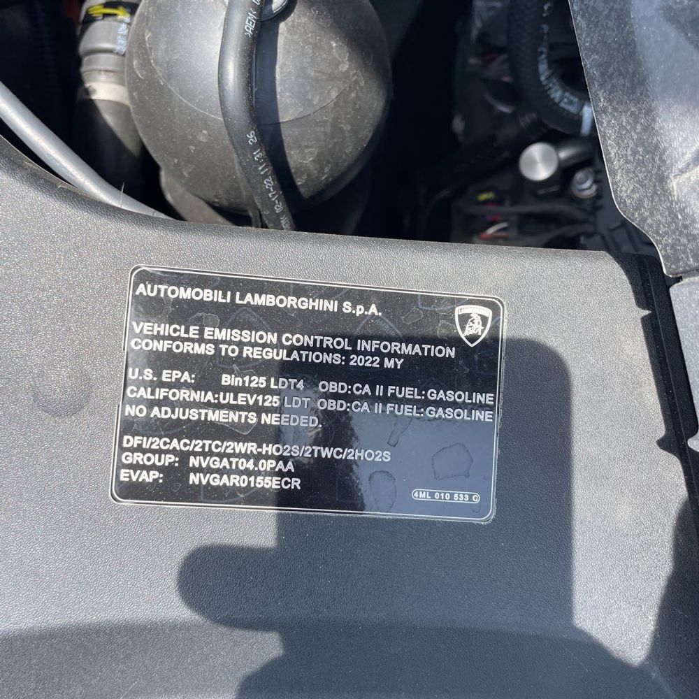 2022 Lamborghini Urus Base