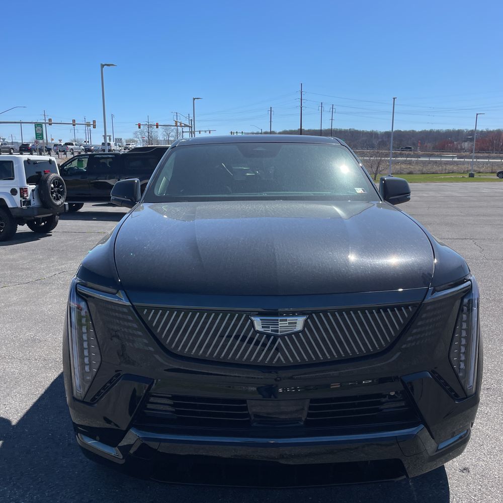 2025 Cadillac Escalade IQ Sport 2