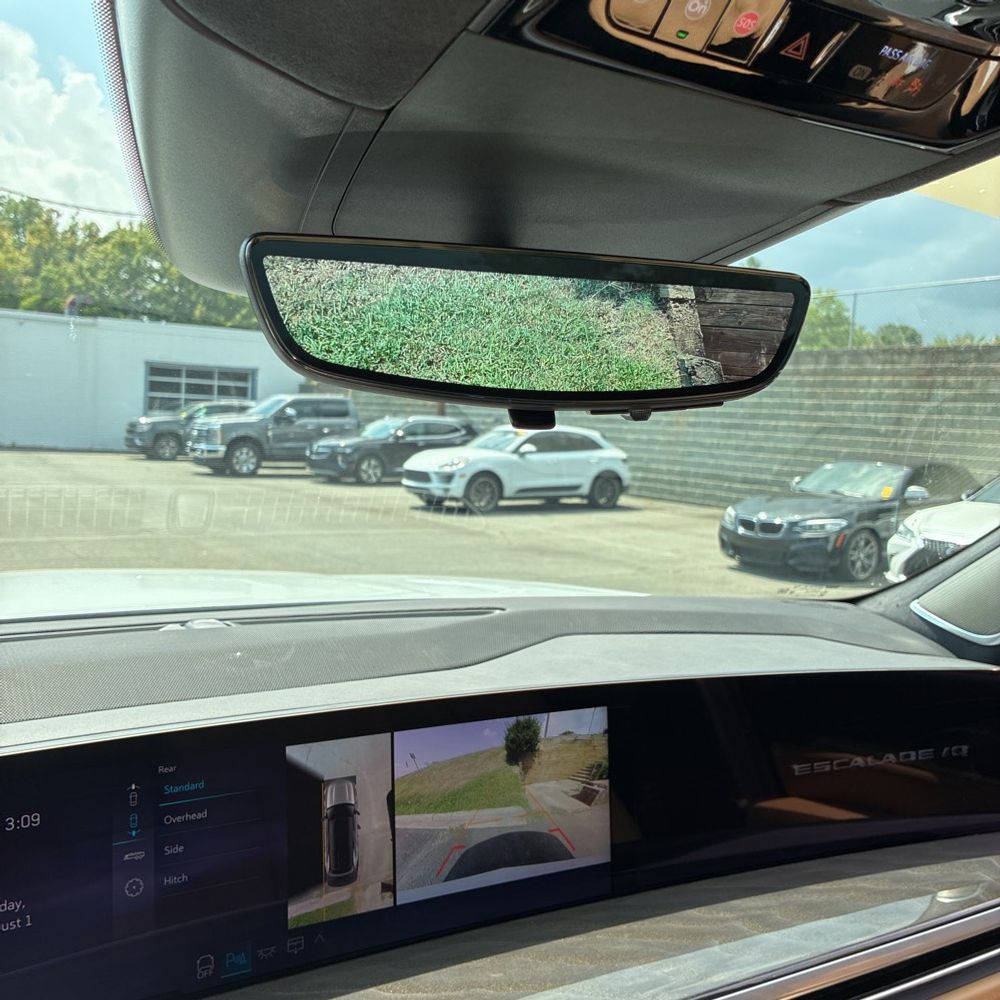 2025 Cadillac Escalade IQ Sport 2