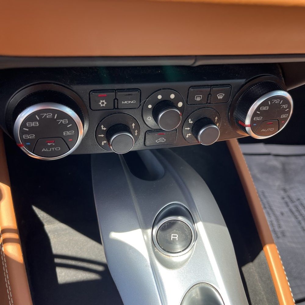 2016 Ferrari California T Base