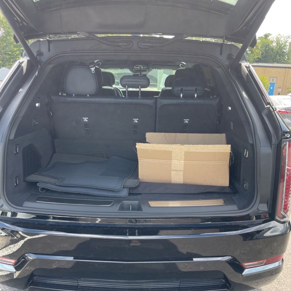 2025 Cadillac Escalade IQ Sport 2