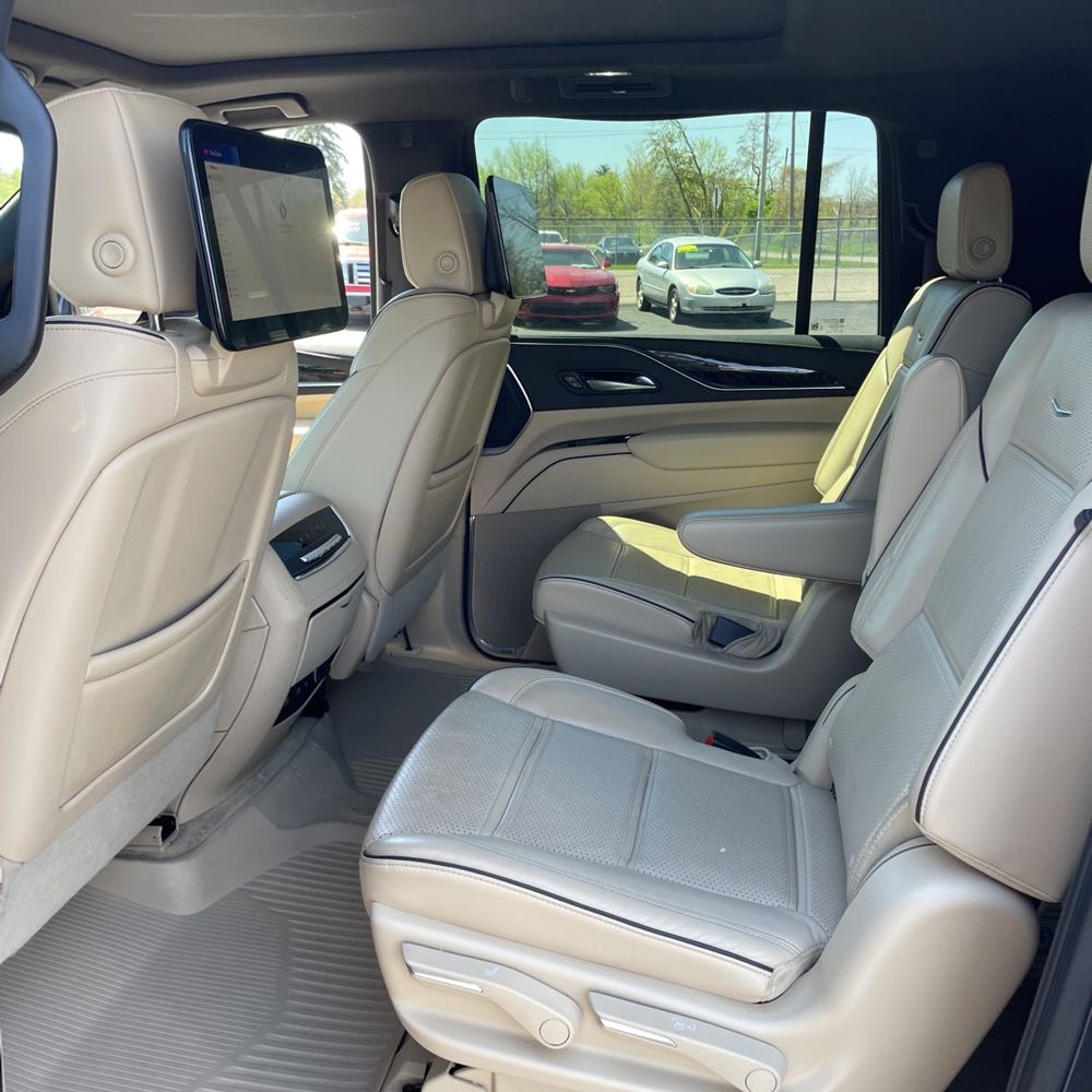 2023 Cadillac Escalade ESV Premium Luxury
