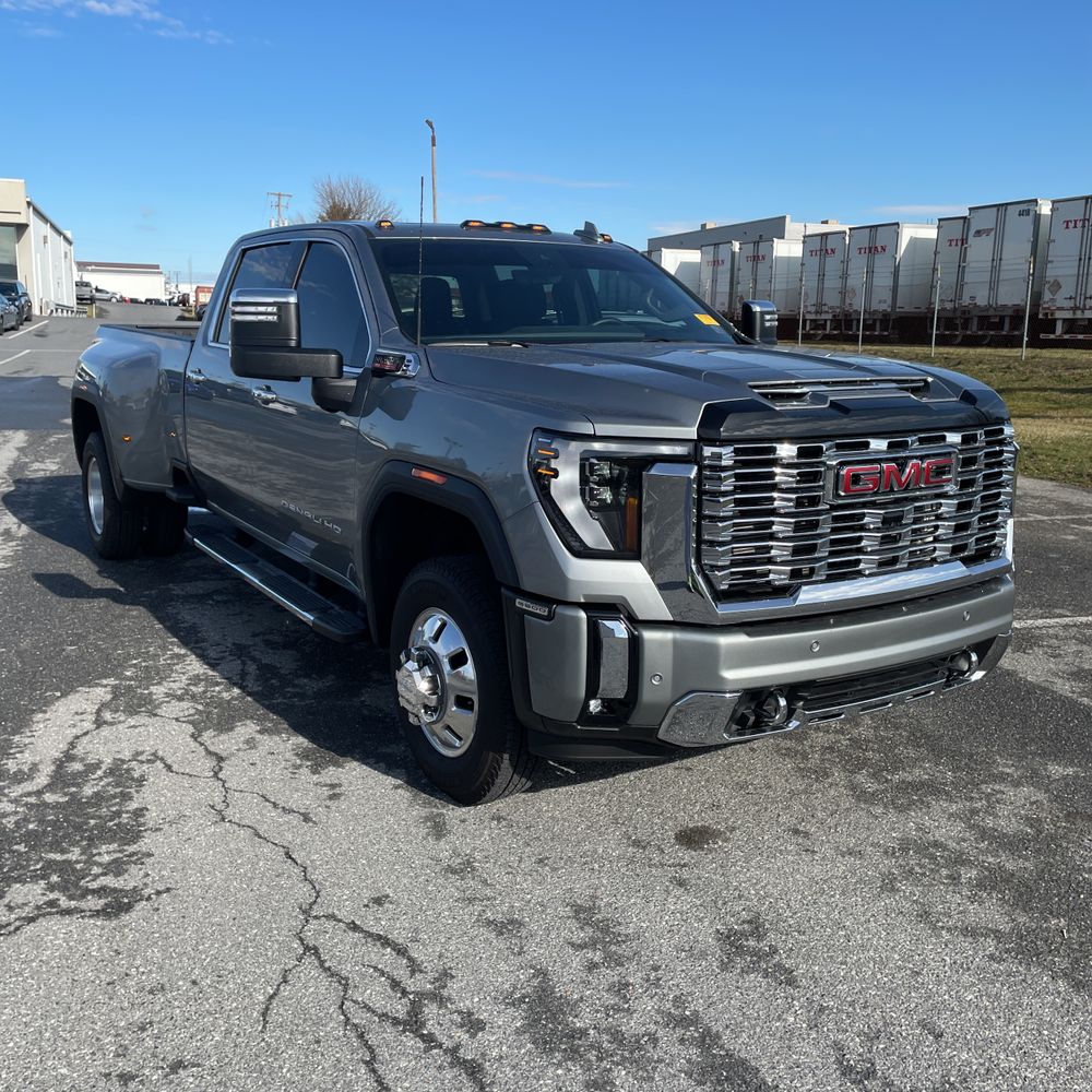2025 GMC Sierra 3500HD Denali
