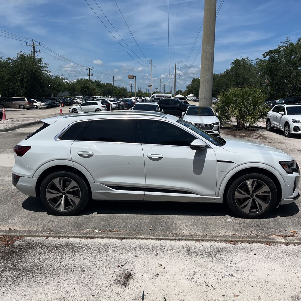 2024 Audi Q8 e-tron quattro Premium Plus