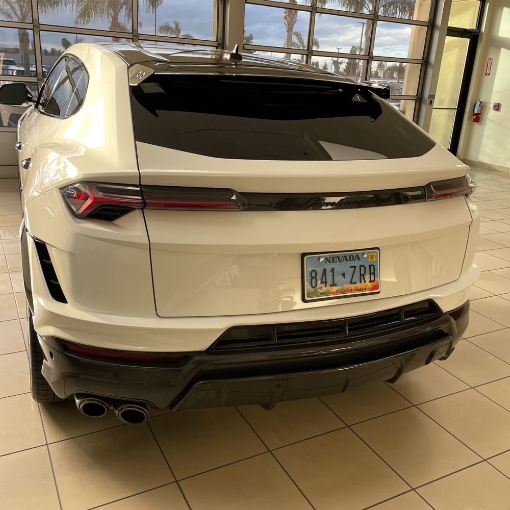 2023 Lamborghini Urus Base