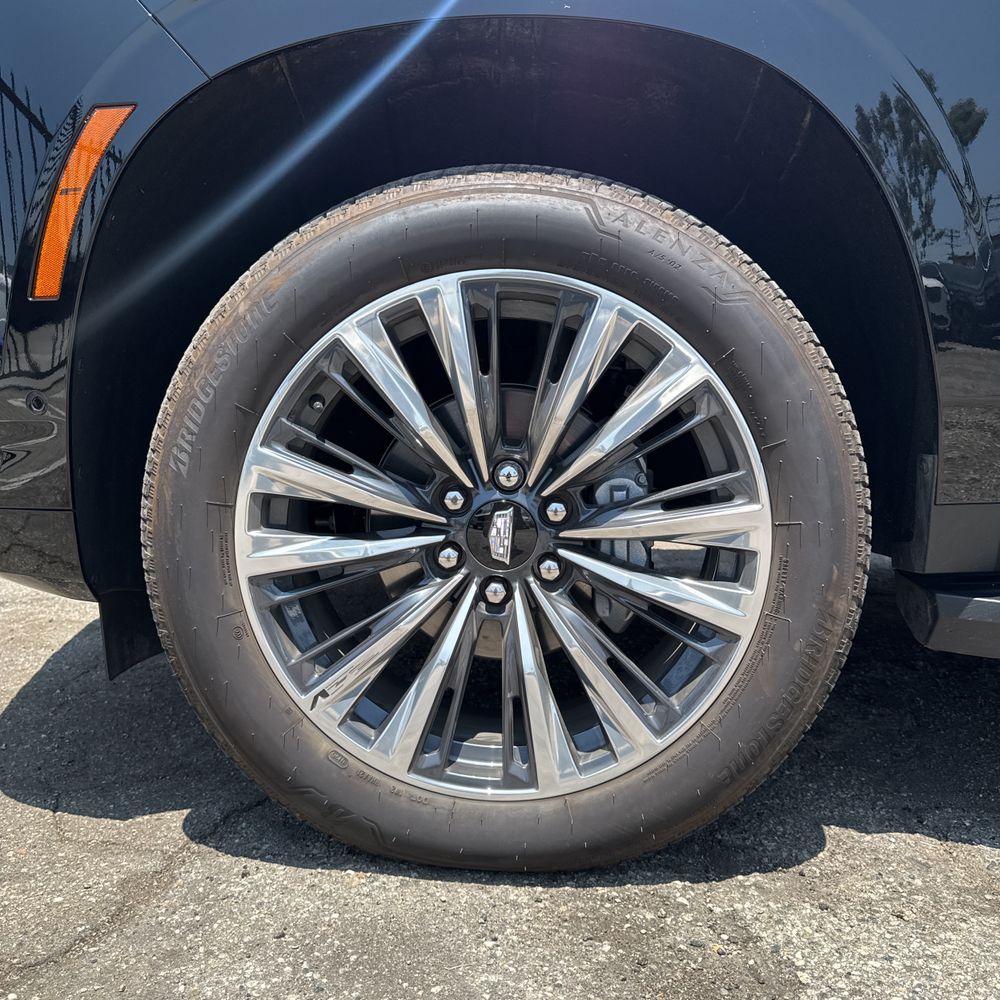 2025 Cadillac Escalade ESV Sport