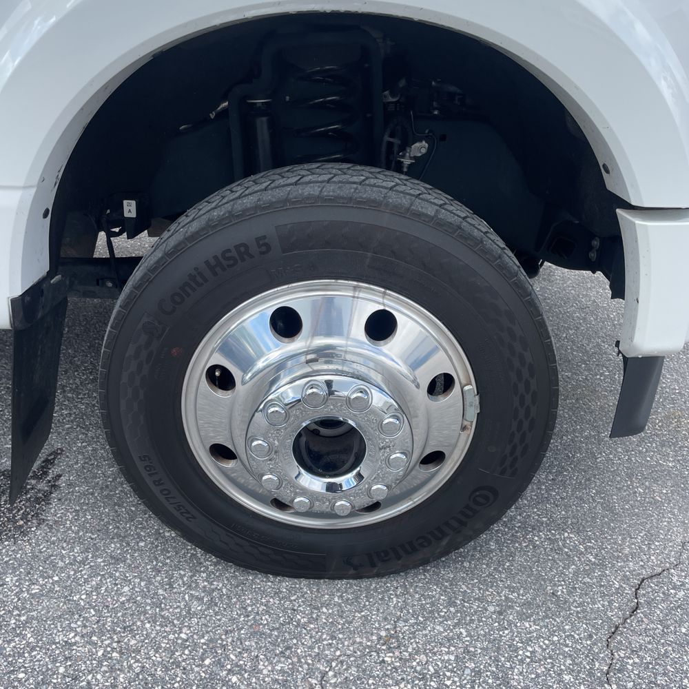 2024 Ford F-450 Super Duty Platinum