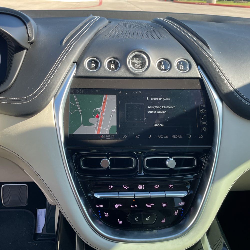 2021 Aston Martin DBX