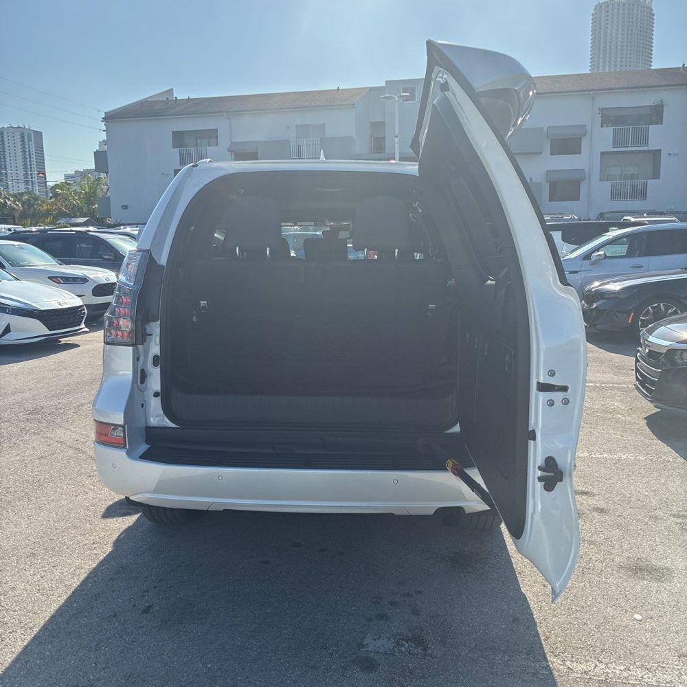2023 Lexus GX 460 Base