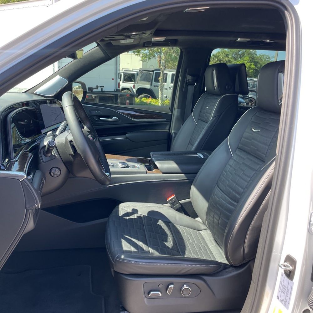 2024 Cadillac Escalade ESV Sport Platinum