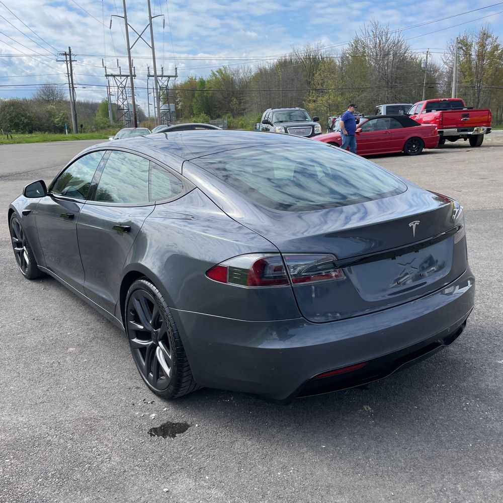 2022 Tesla Model S Base