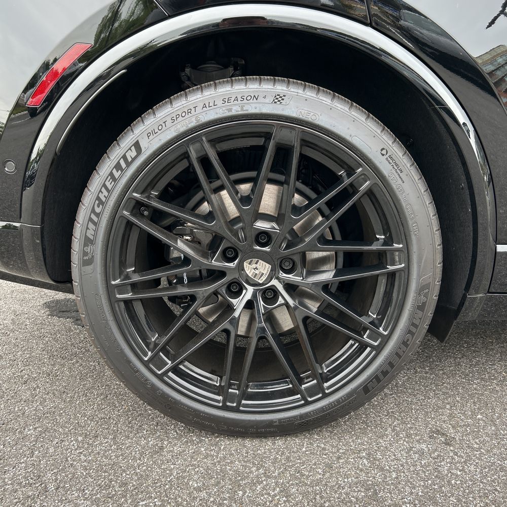 2025 Porsche Macan EV Turbo