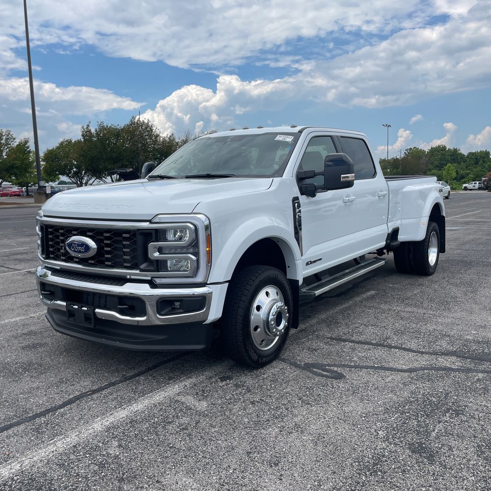 2025 Ford F-450 Super Duty Lariat