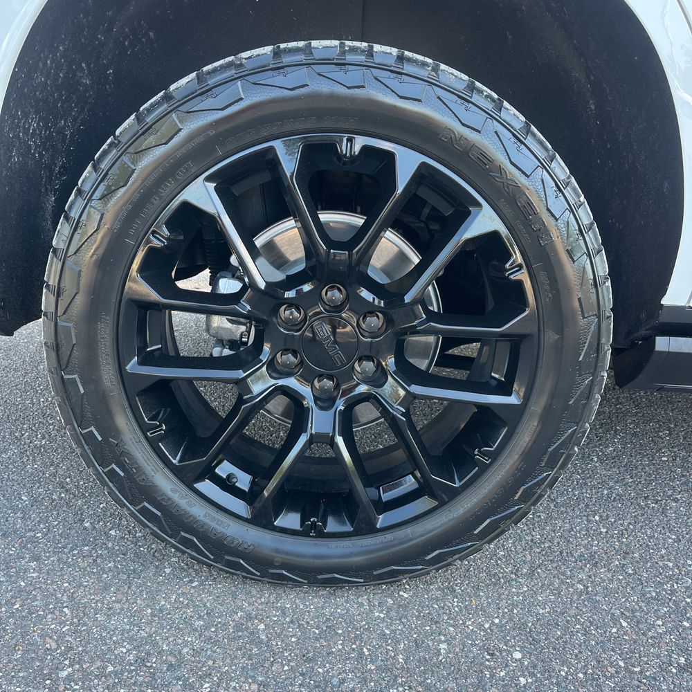 2025 GMC Yukon AT4 Ultimate
